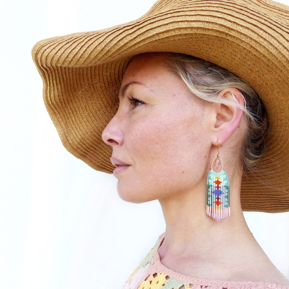 Long beaded fringe earrings made of macrame and miyuki beads - Picture 2 of 4